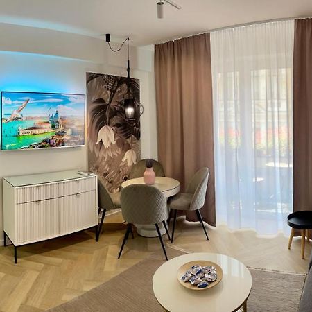 Jeny Boutique Apartment Тиргу-Муреш Екстер'єр фото